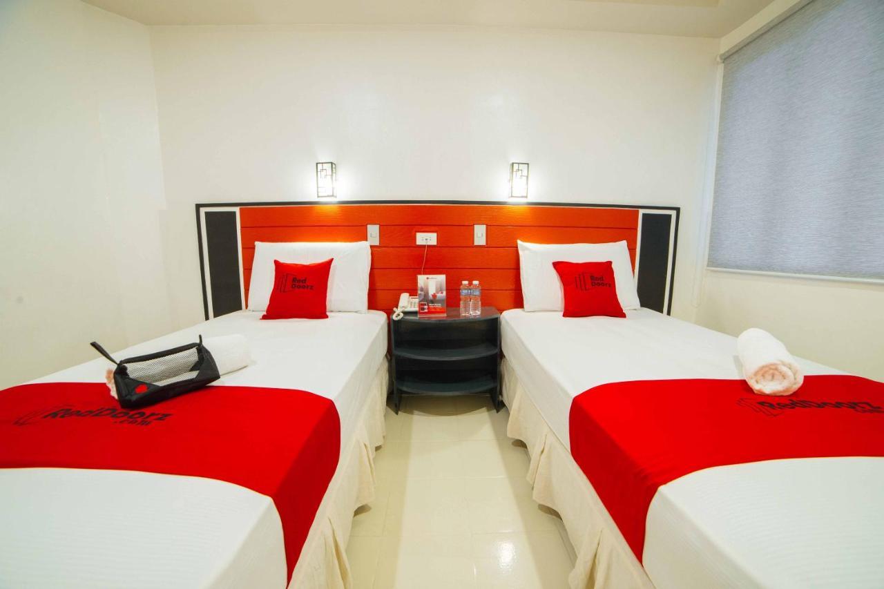 Reddoorz Plus Near San Pedro Cathedral Davao City Dış mekan fotoğraf