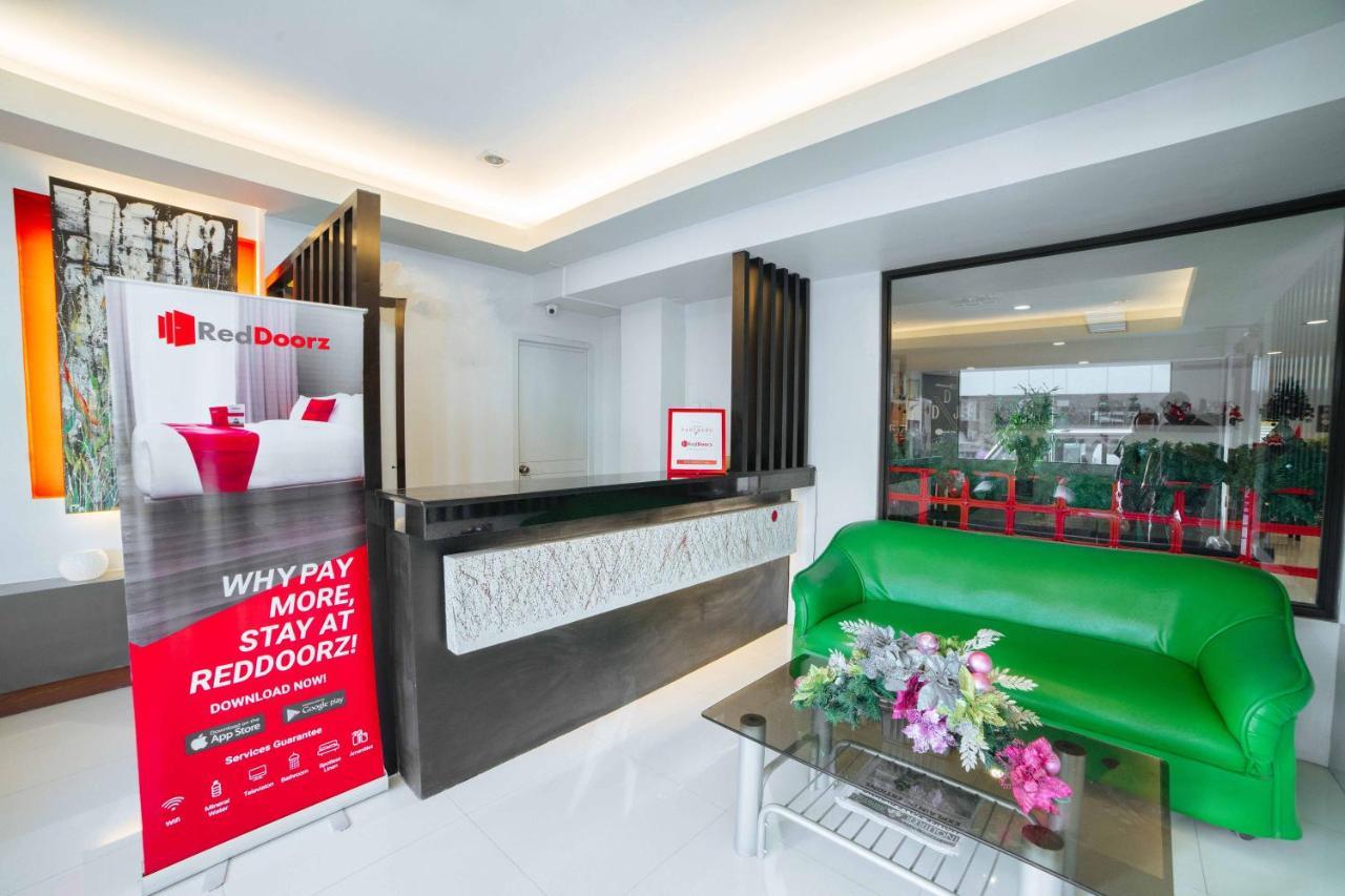 Reddoorz Plus Near San Pedro Cathedral Davao City Dış mekan fotoğraf